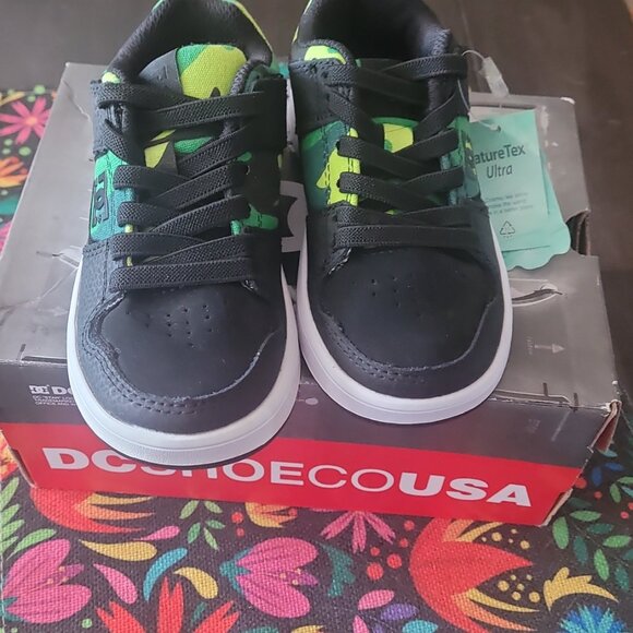 DC toddler shoes - Picture 2 of 3